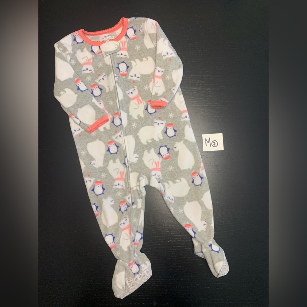 ⭐️2/$13.00⭐️ Carter’s 9m Grey Polar Bear Fleece Sleeper